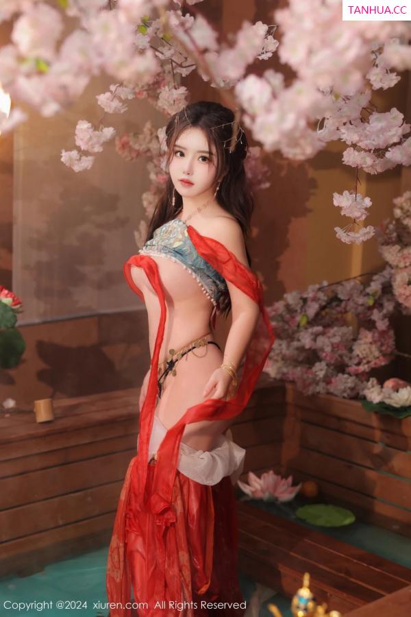   [XiuRen]高清写真图 2024.02.27 No.8146 小薯条nienie 性感美腿第52张图片